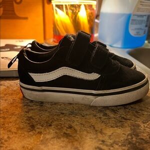 Vans Black & White Kids Velcro Old Skool Sneakers